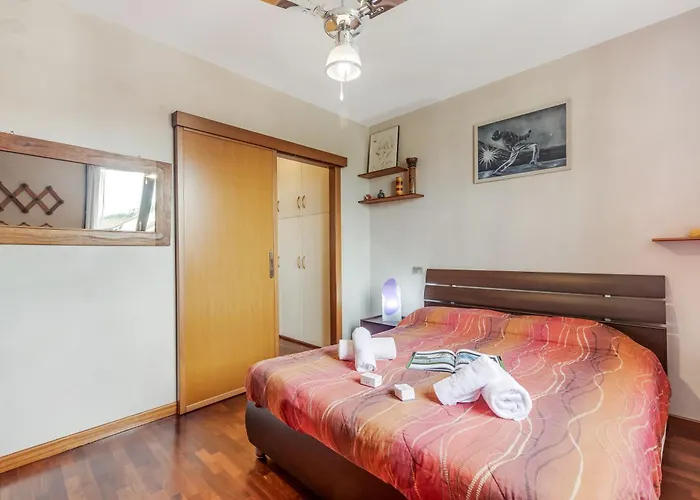 Relax & Pool - Happy