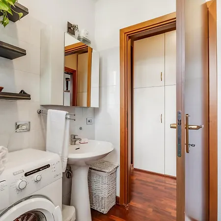 شقة Angera Relax & Pool - Lake Maggiore Retreat - Happy Rentals *