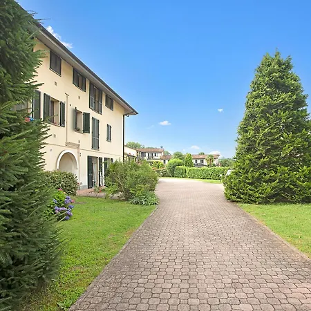 Angera Relax & Pool - Lake Maggiore Retreat - Happy Rentals شقة أنغيرا