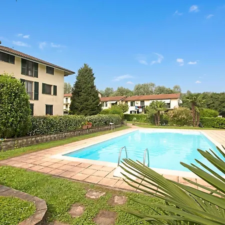 Angera Relax & Pool - Lake Maggiore Retreat - Happy Rentals شقة أنغيرا